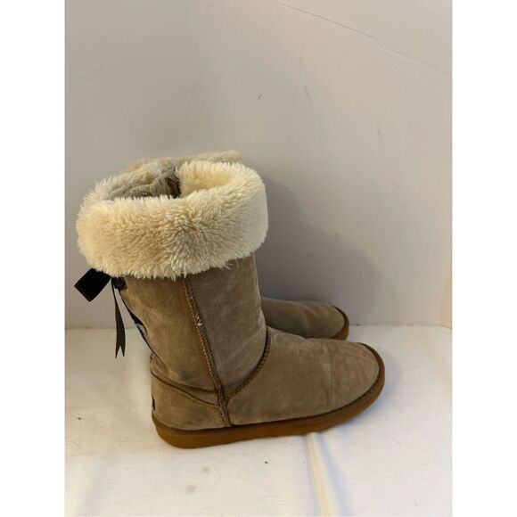 Lamo Brown Boots size 8 fur and bows some discoloration - Picture 1 of 8
